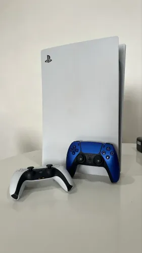 PS5 Mídia Física + 2 Controles + FIFA 26 físico + Spider-Man 2 e The Last of Us 2 digitais