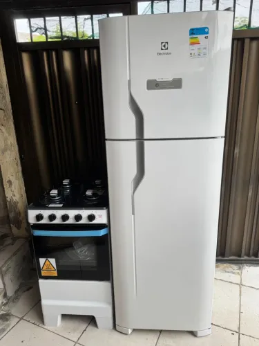 Kit geladeira Electrolux frost free + fogão NOVO
