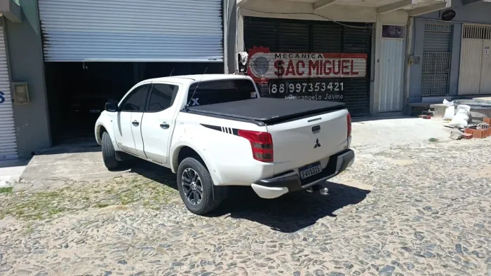 Mitsubishi L200 Triton Sport GLX 2.4 CD Diesel Mec. 2020