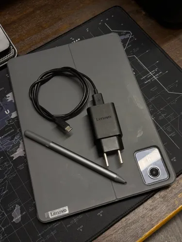 Tablet LenovoExtras: Caneta Lenovo Tab Pen inclusa, case de proteção
