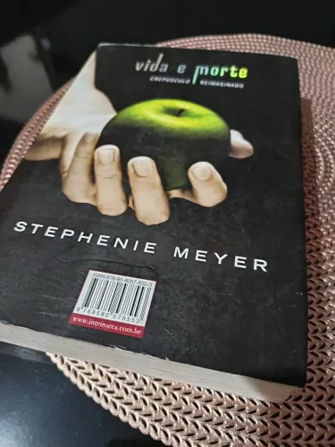 Vida e morte Stephanie Meyer 