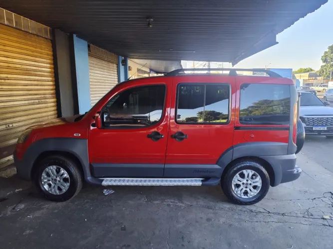 Doblo aventure Xingu 6 lugares 4 pneus novos