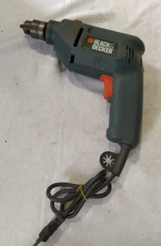 Furadeira Black Decker