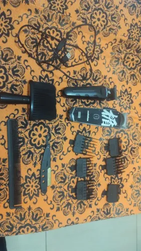 Máquina e kit de barbeiro