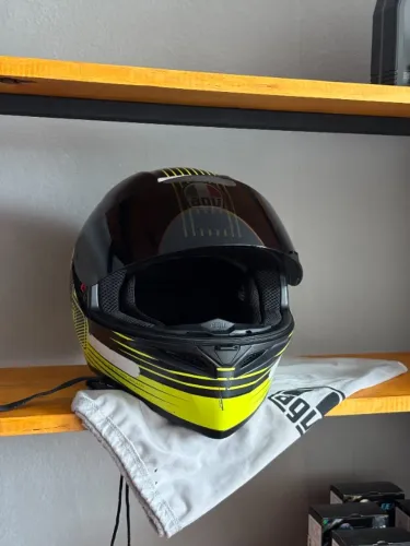 Capacete AGV k1s - 59/60 (aceito cartão)