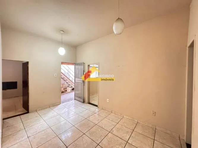 Casa para aluguel, 2 quartos, 1 suíte, 2 vagas, São João de Deus - Divinópolis/MG