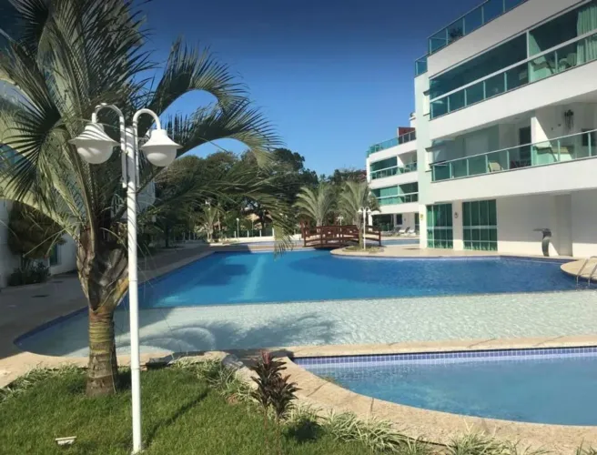 APARTAMENTO DESOCUPADO A 400m DA PRAIA - 85 m² privativos, 2 quartos, sendo 1 suíte, sacad