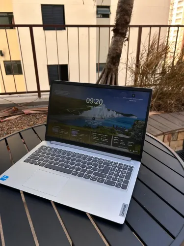 Notebook Lenovo Core i3 12ª Geração | 8GB RAM | SSD 256GB | Windows 11