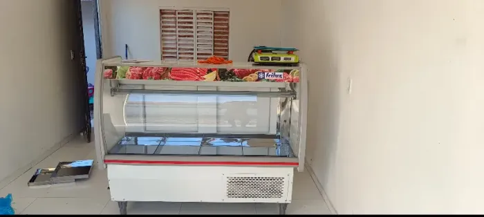 Vende se esse espozitou de carnes