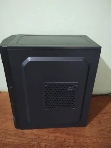 computador somente a CPU HAYOM HD 320 MEMORIA 4 GB 2+2 . DDR 2. TUDO FUNCIONANDO .