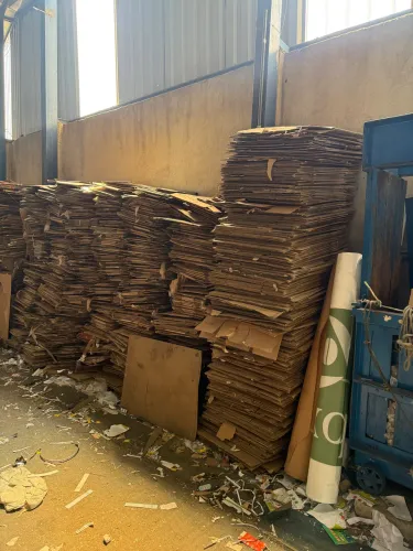 Caixas de papelão em grande quantidade