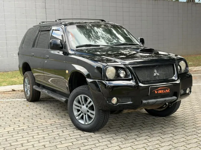 Mitsubishi Pajero Sport HPE 2.5 4X4 Diesel Mec. 2011