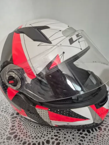 VENDE-SE CAPACETE CONSERVADÍSSIMO