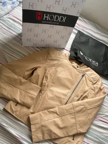 VENDO JAQUETA HODDI ( couro legítimo )