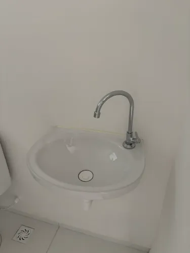 Pia e Torneira novos 