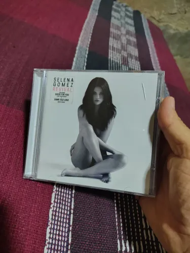 Cd selena gomez revival deluxe