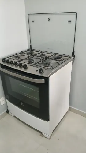 Fogao eletrolux, 6 bocas, seminovo, otimo estado.