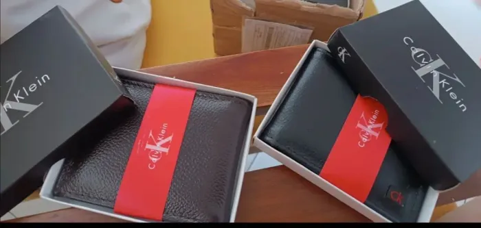 Kit Carteiras Calvin Klein preta e marrom
