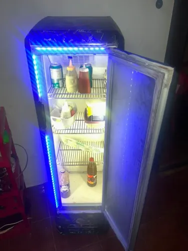 Geladeira cooler vertical
