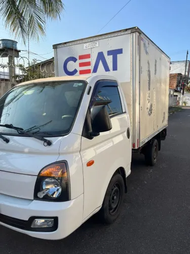 Caminhão HYUNDAI HR HBD ano 215 por 85 mil reais