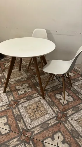 Mesa e 2 cadeiras