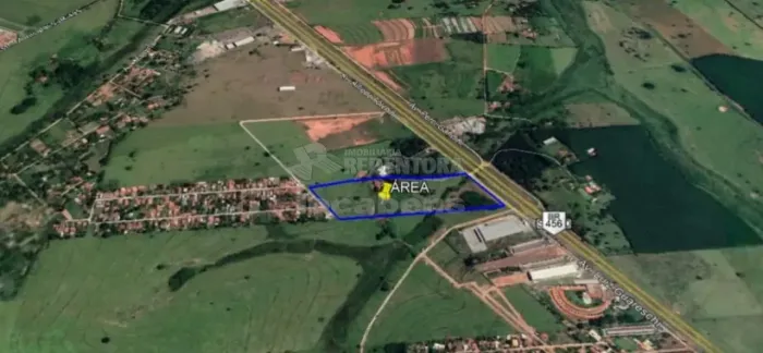 Excelente área as margens da Washington Luiz