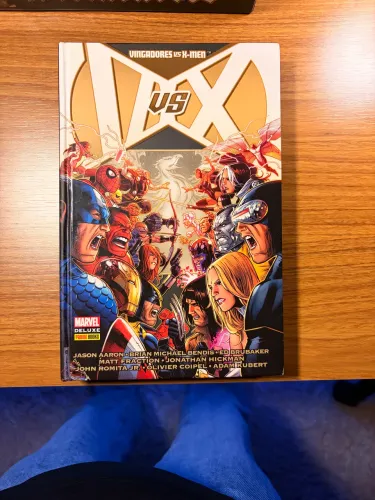 Vingadores VS X-Men Marvel Deluxe HQ