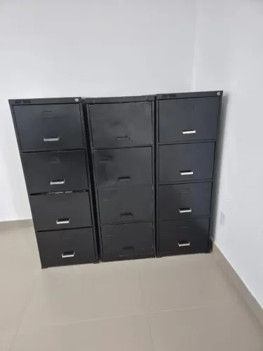 Arquivos, 4 gavetas para pasta suspença, medida 50x70x1.30