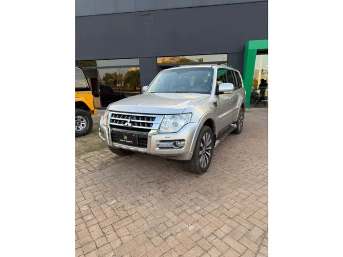 Mitsubishi Pajero HPE Full 3.2 4X4 T.i.dies. 5P AUT 2019