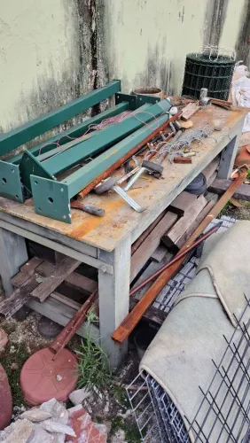 Mesa bancada para oficina Mecânica.