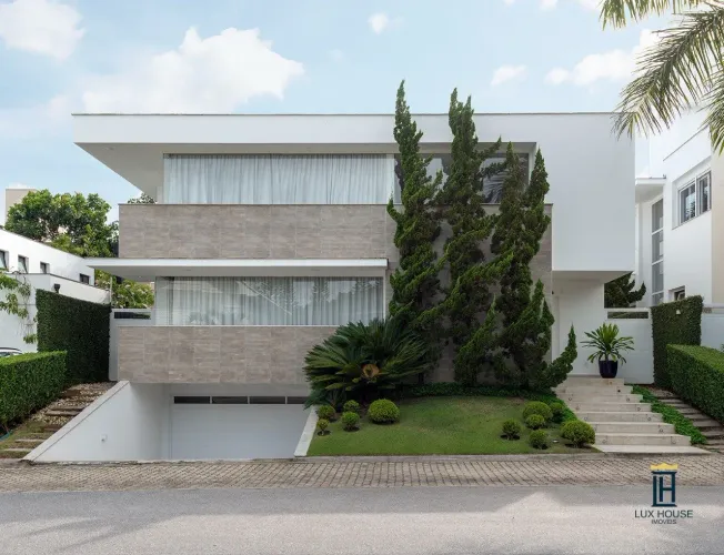 Casa de Alto Padrão em Condomínio Fechado em Jurerê