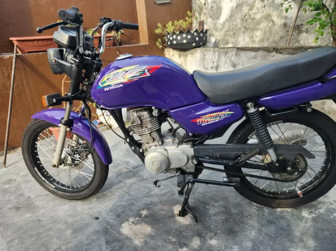 Vendo titan 99 ,em ótimo estado