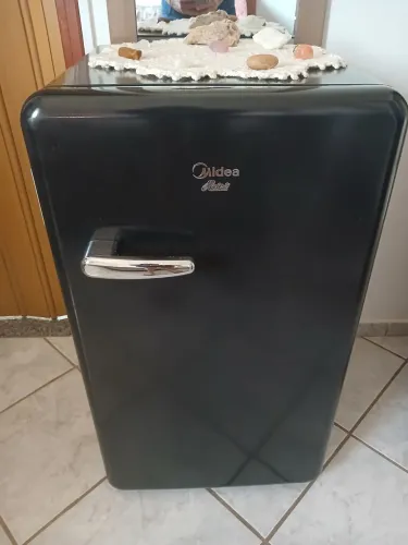 Frigobar Midea retro 95l