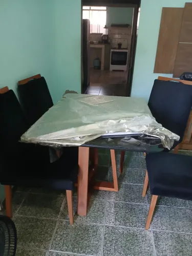 Mesa de 4 cadeiras