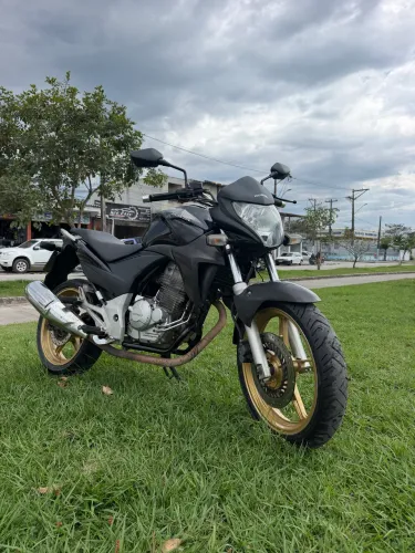 Moto muito nova pouco rodada
