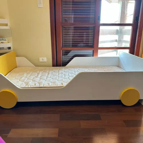 Cama infantil Tokstok + colchão 