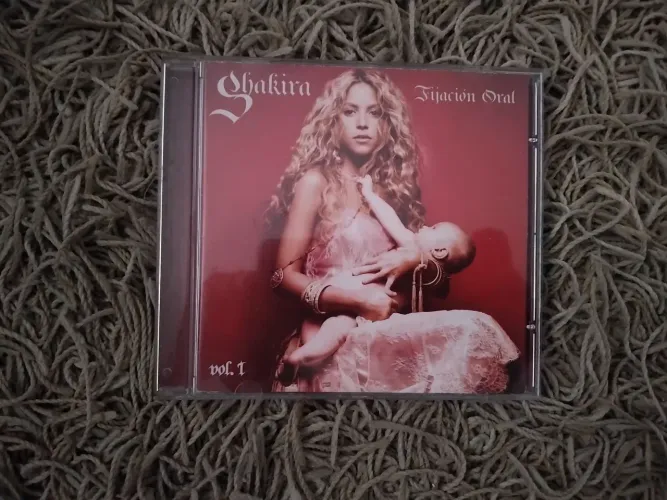CDs originais Shakira e Christina Aguilera 