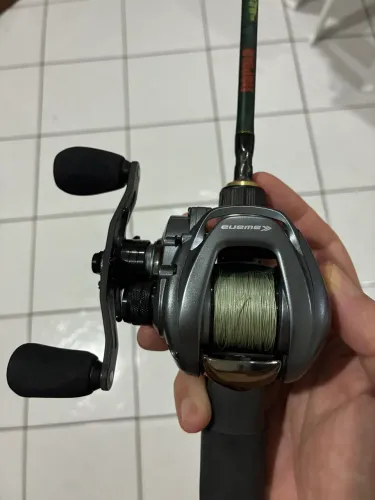 Conjunto de Vara e Carretilha para pesca