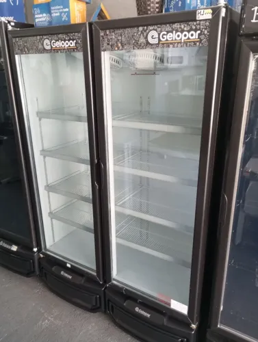 NZ. Expositor refrigerado 2 portas 950L GELOPAR 