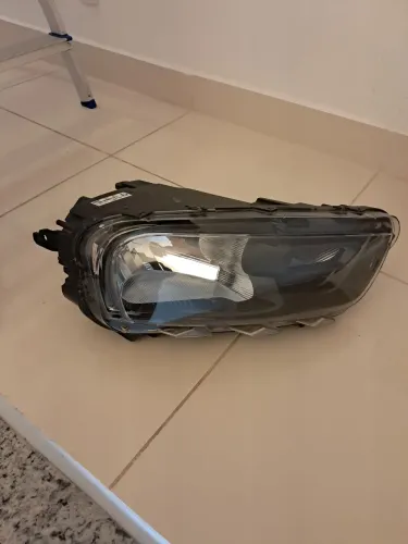 Farol direito Citroen C4 Cactus