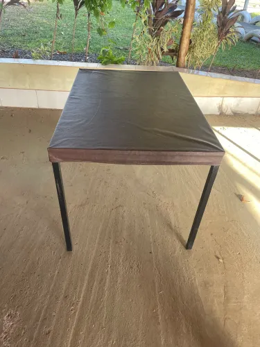 Mesas de 120 X 80 estrutura de ferro e tampão MDF