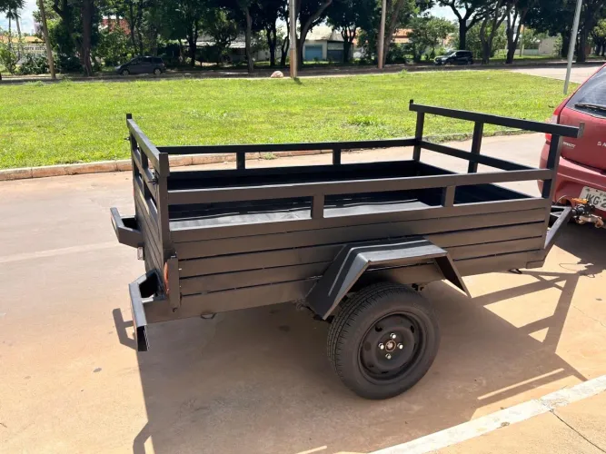 Carretinha seminova emplacada R$ 4.100,00