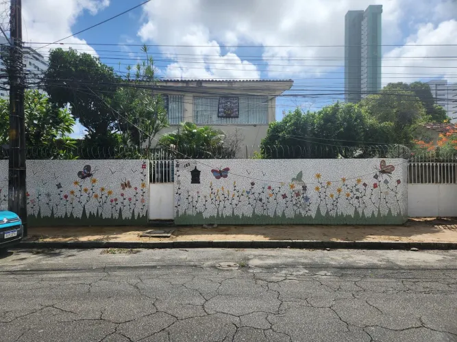ENCRUZILHADA DOIS PAVIMENTOS 6 QUARTOS 10 VAGAS GARAGEM PARA COMÉRCIO OU RESIDÊNCIA 565 M2
