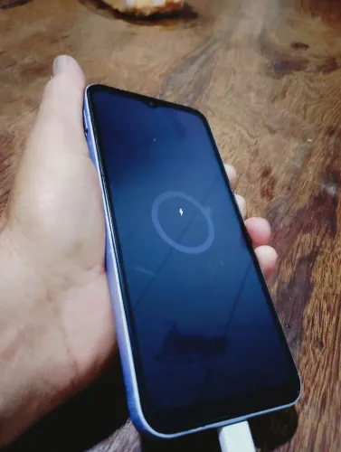 Samsung Galaxy A14 com defeito no carregamento