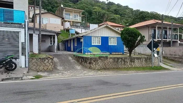 Casa mista térrea com 3 quartos na SC-406, viabilidade comercial e residencial - Armação d