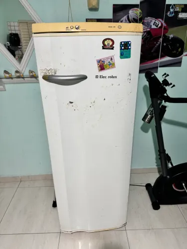 Geladeira electrolux RDE30