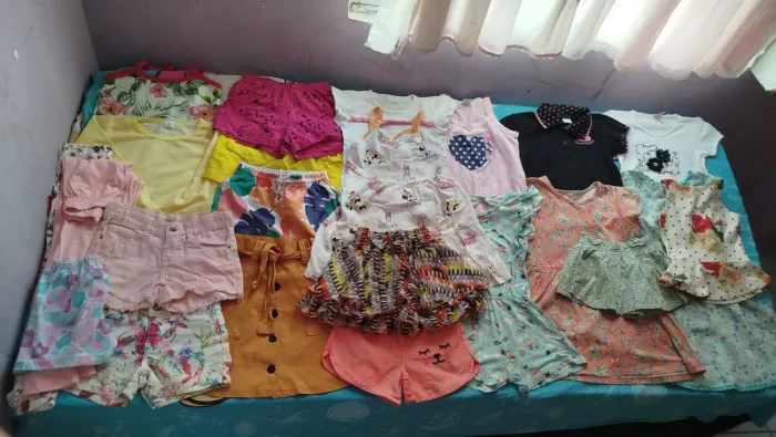 Lote de menina com 20 peças tamanho 6 anos