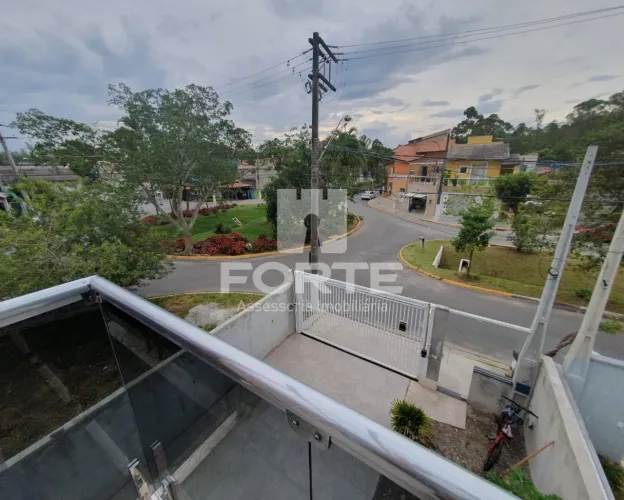Vende-se casa com piscina no Condomínio Real Park Tietê Jundiapeba