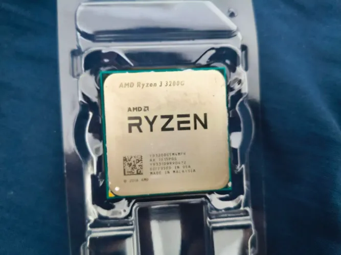Vendo Ryzen 3 3200G