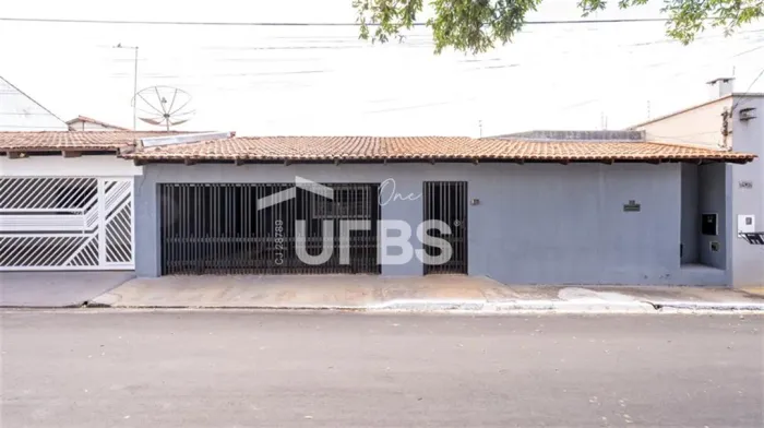 0 - Casa 3 quartos, sendo 2 suítes